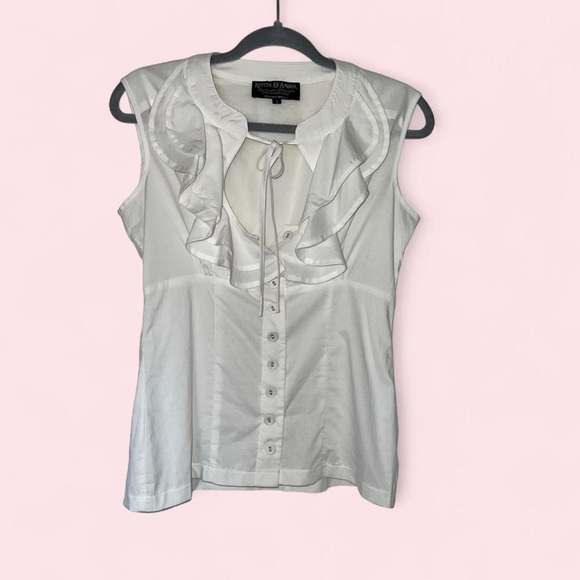 Sleeveless White Ruffled Blouse - Picture 2 of 5